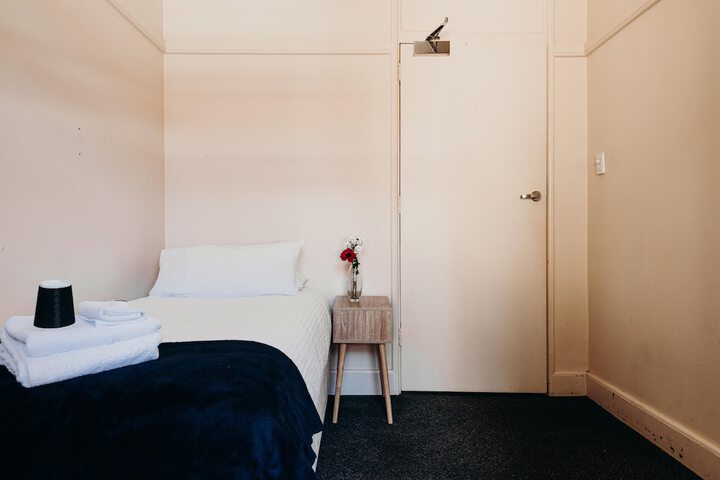 Room 9 of 49