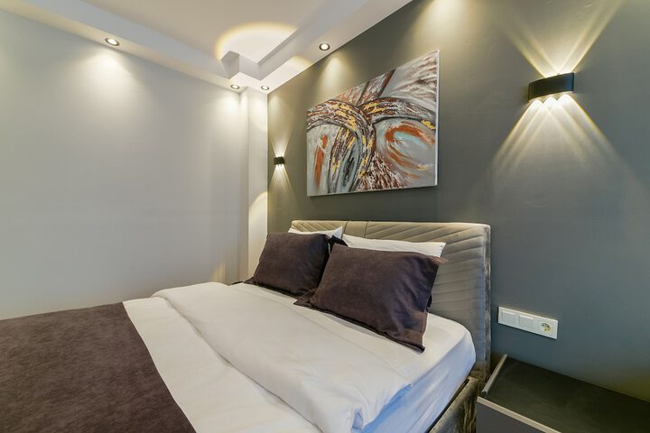 Room 16 of 34