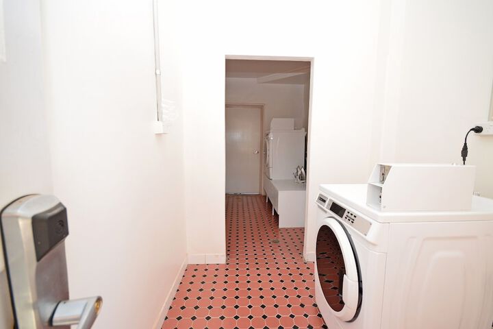 Room 30 of 35