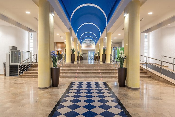 Hotel Interior 10 of 268