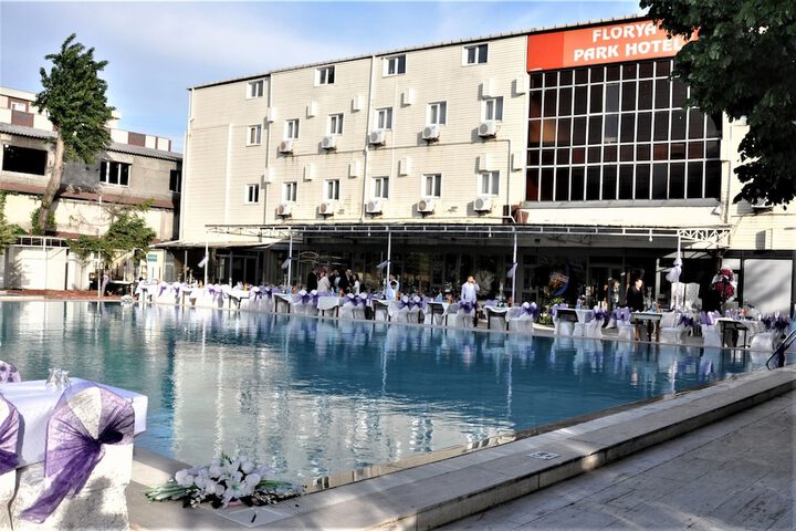 Pool Hotel