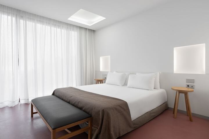 Room 14 of 30