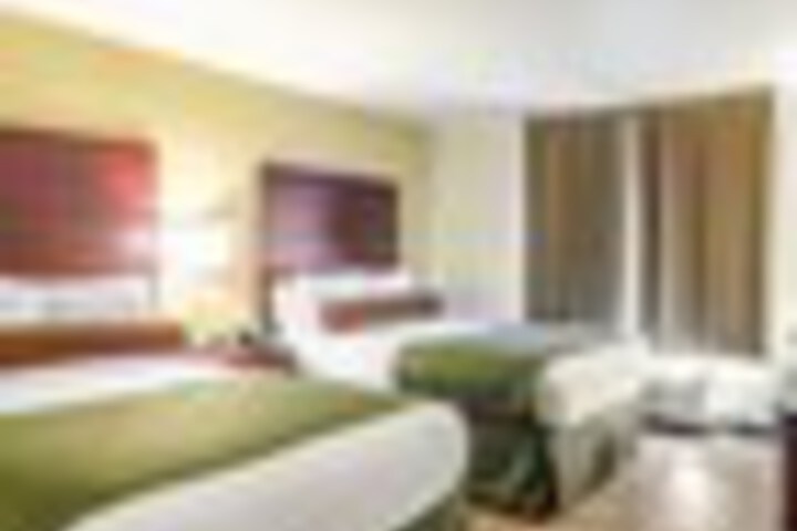 Room 32 of 108