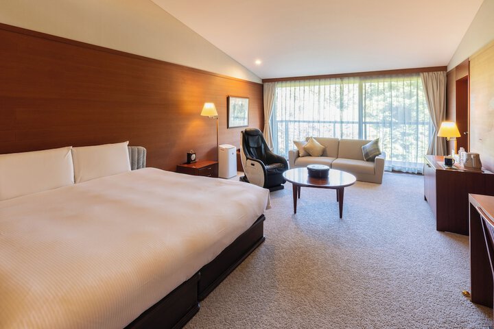 Room 9 of 20