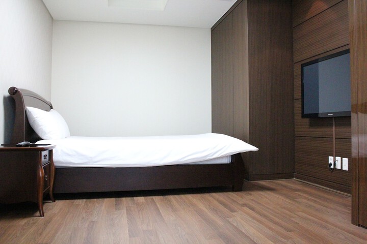 Room 13 of 119