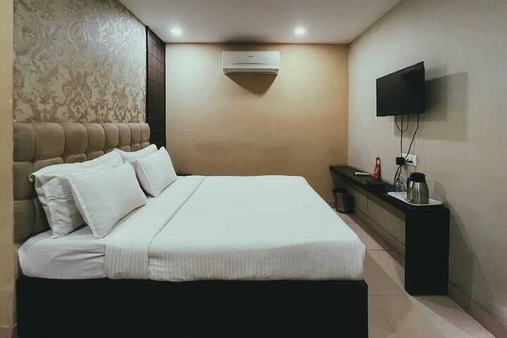 Room 37 of 53