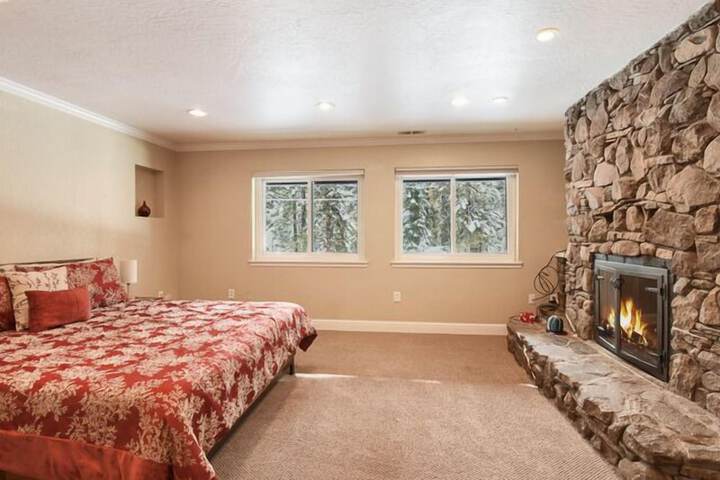 Room 2 of 28