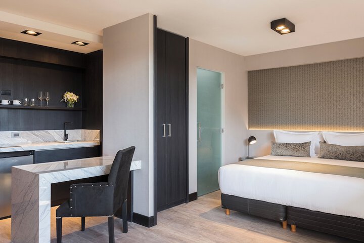Room 5 of 38
