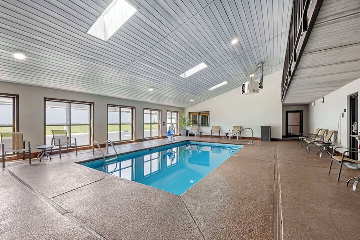 Hotel Pool