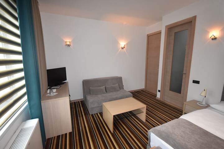 Room 19 of 42