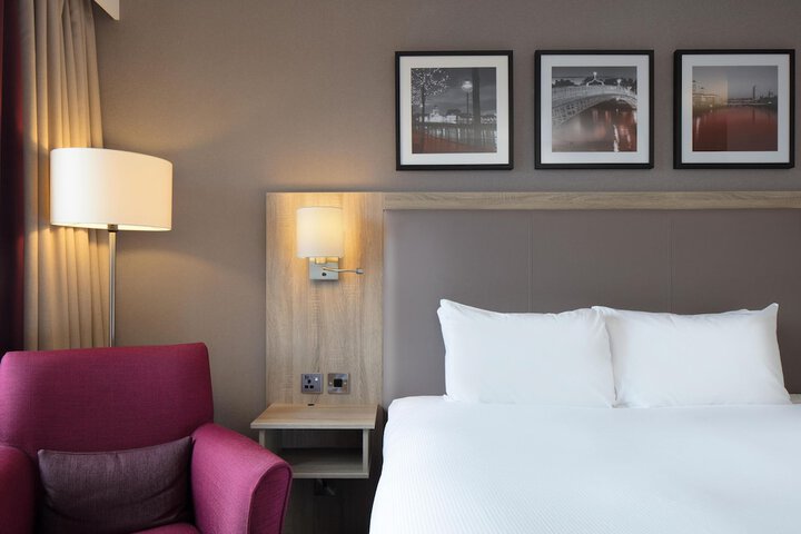Room 37 of 102