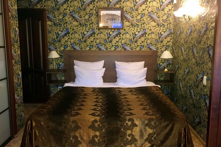 Room 12 of 68