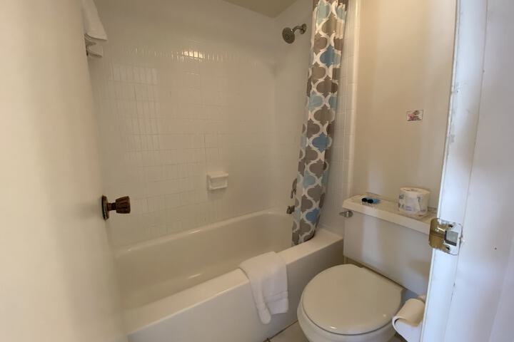 Room 16 of 25