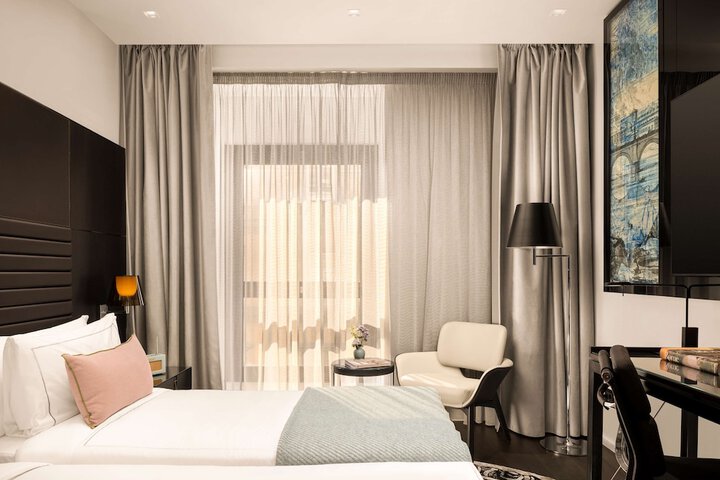 Room 53 of 171