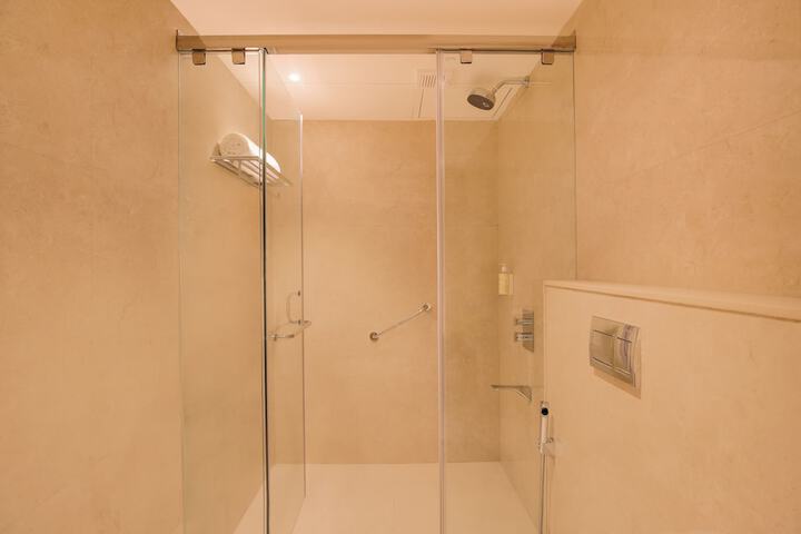 Room 45 of 62