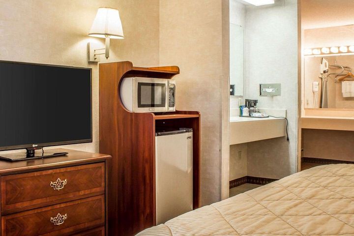 Room 27 of 46