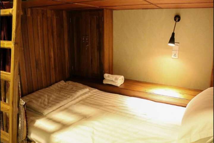 Room 10 of 17