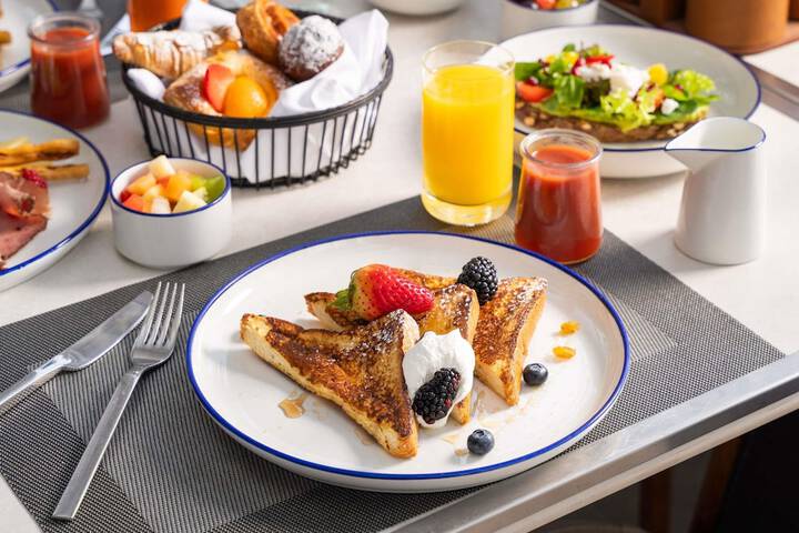 Breakfast/Coffee Service 71 of 163