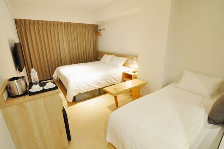 Room 38 of 77
