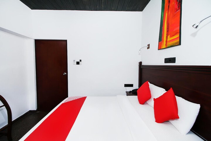 Room 32 of 54
