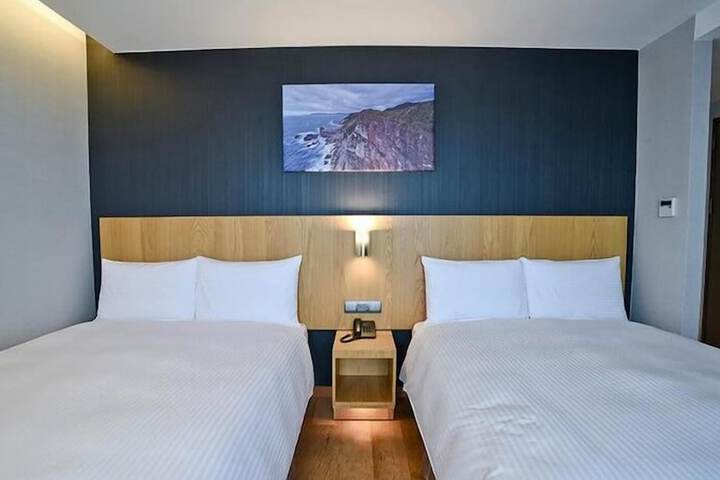 Room 8 of 27