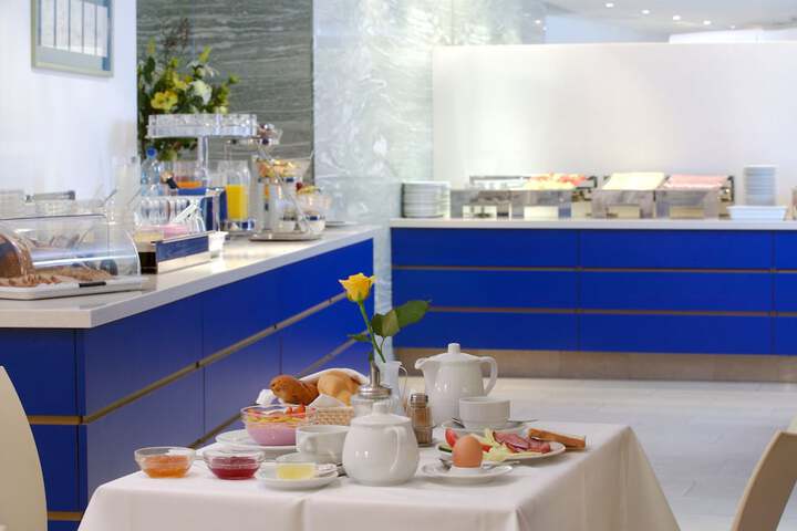 Breakfast/Coffee Service 33 of 44