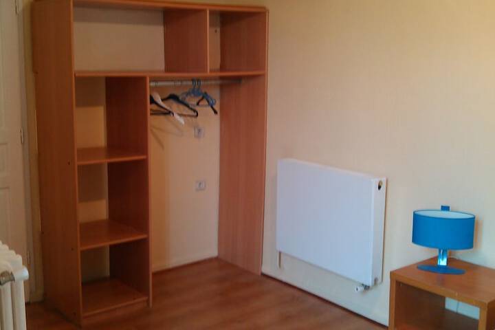 Room 6 of 16