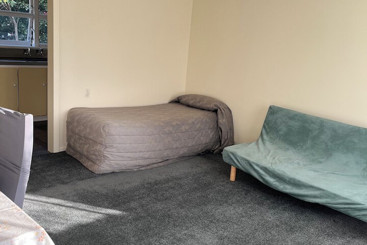 Room 25 of 32