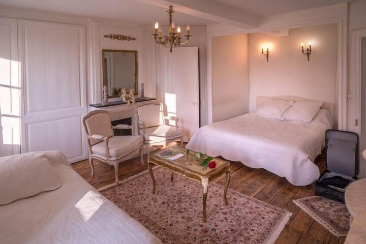 Room 6 of 30