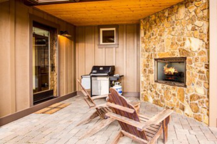Terrace/Patio 2 of 29