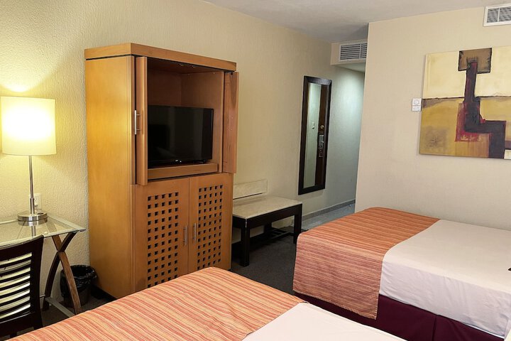 Room 8 of 84