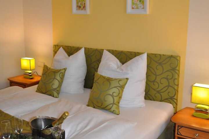 Room 10 of 64