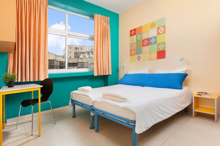Room 15 of 137