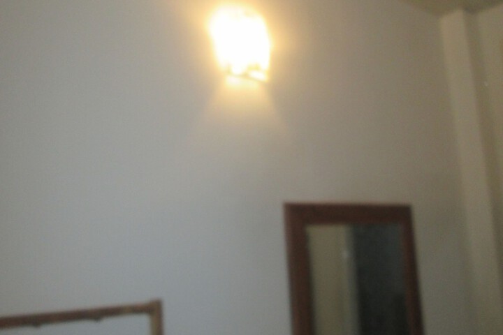 Room 2 of 33
