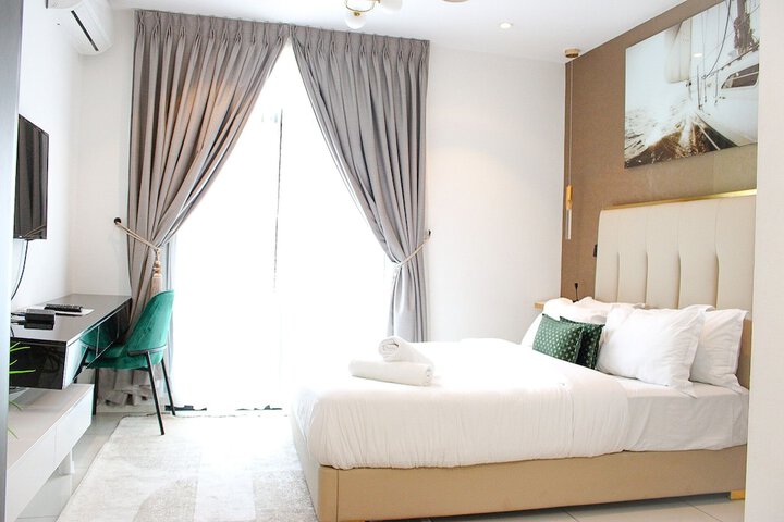 Room 12 of 158