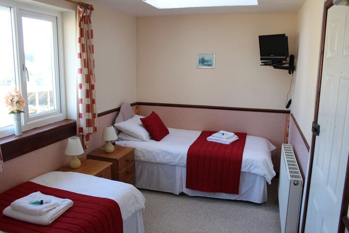 Room 3 of 45