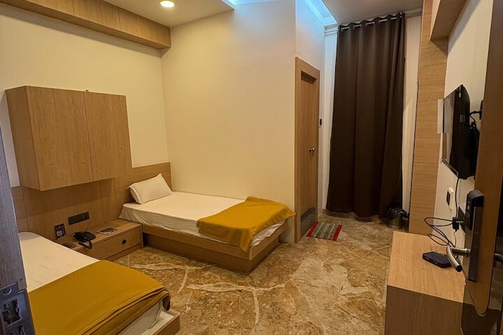 Room 27 of 53