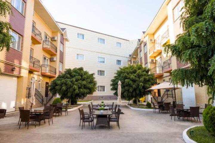 ARMAN HOTEL