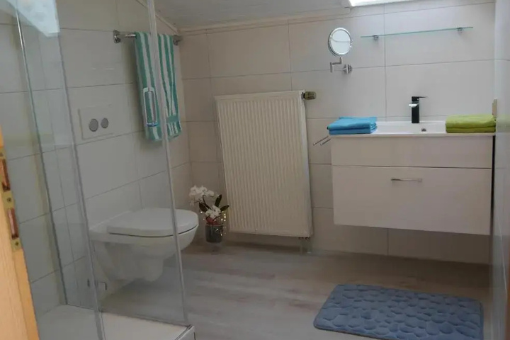 Room 5 of 5