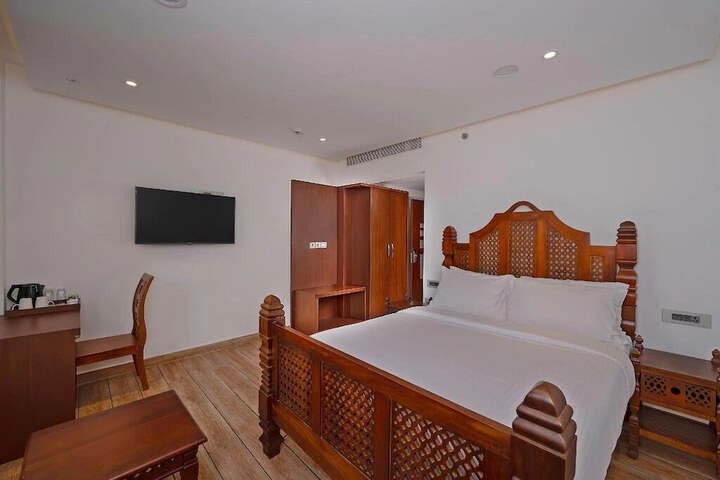 Room 8 of 39