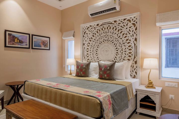 Room 27 of 226