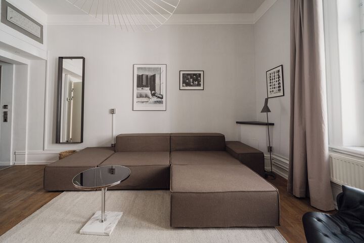 Room 14 of 18