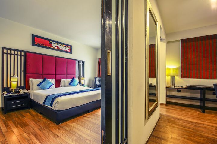 Room 9 of 34