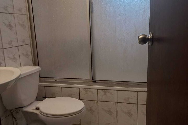 Room 2 of 38