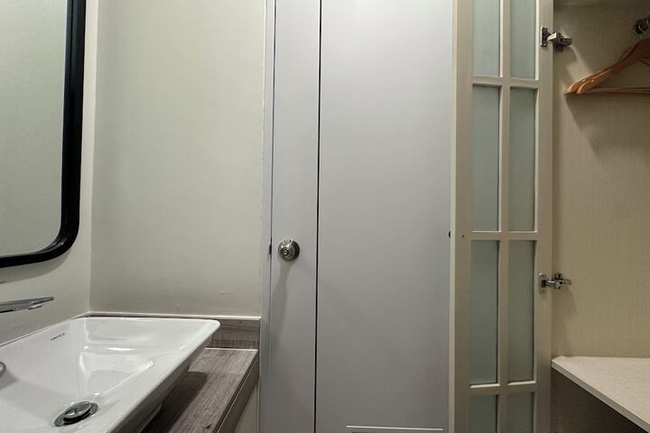 Room 28 of 33