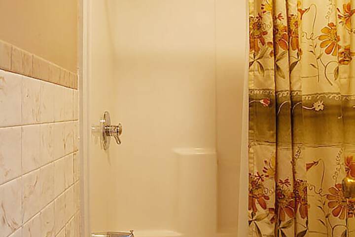 Room 14 of 19