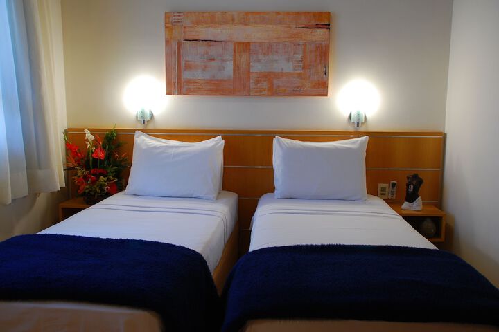 Room 7 of 40