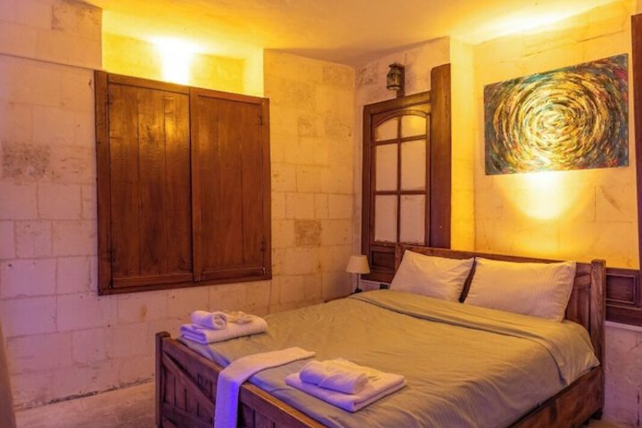 Room 9 of 27