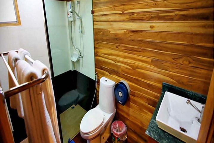 Room 12 of 34