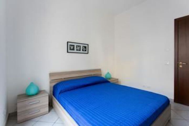 Room 6 of 11